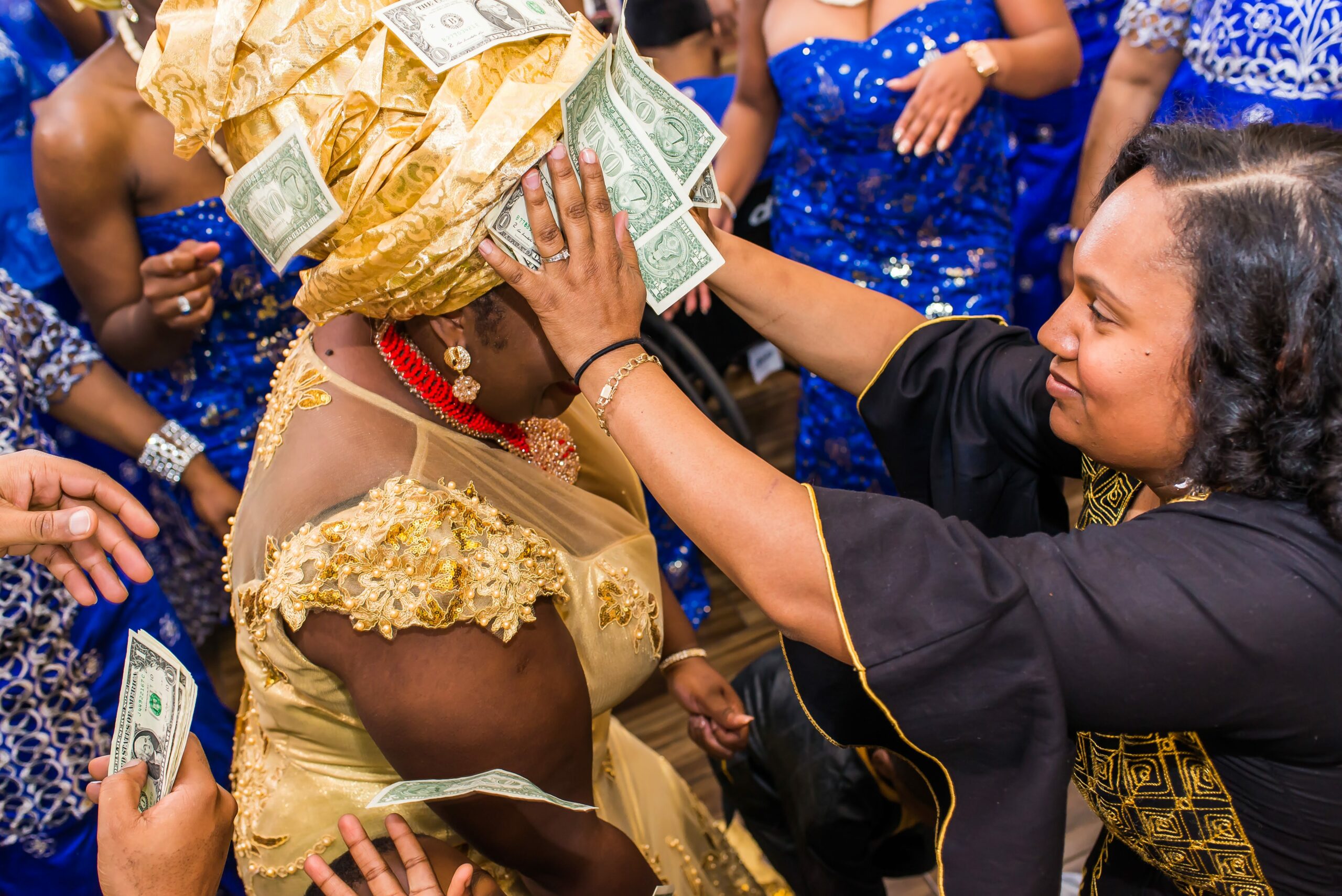 nigerian wedding ritual money spraying