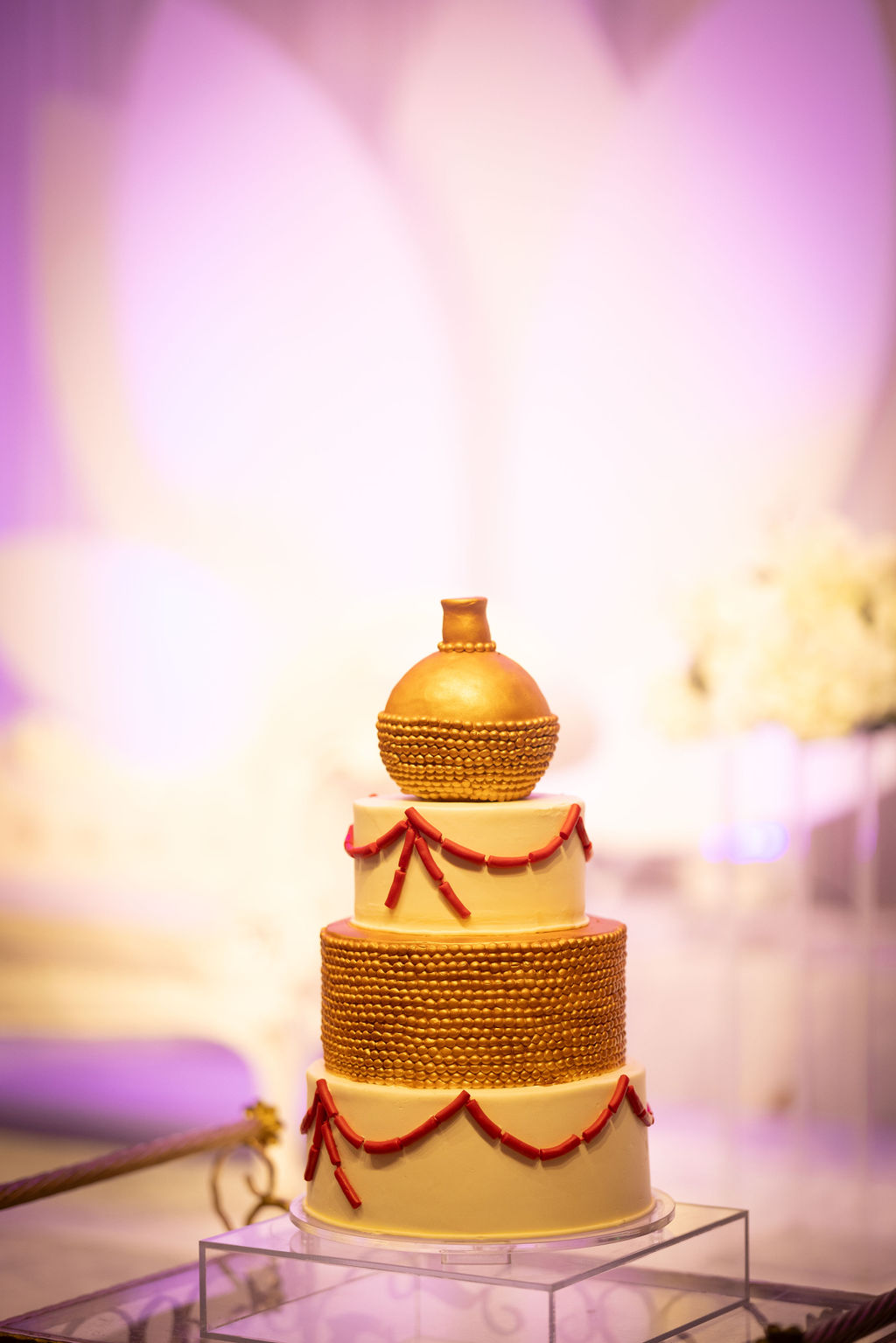 Traditional Wedding Cakes: Timeless Elegance for Your Big Day